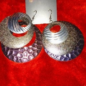 Textured Graduating Hoop Multi-Colored Fashion Earrings OSFM (hook closure)